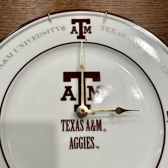 EUC Working Texas A&M Aggies White & Maroon Clock Made from Plate China - Picture 2 of 3